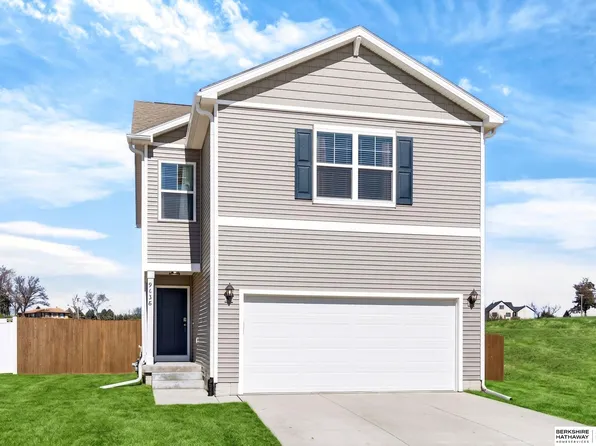 9438 Reynolds St, Omaha, NE 68122