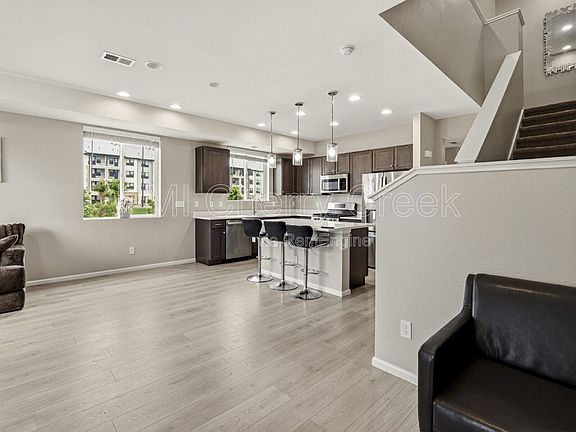 3rd image of 6419 N Dunkirk St