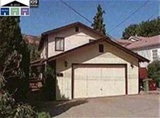 7574 Greenly Dr, Oakland, CA 94605
