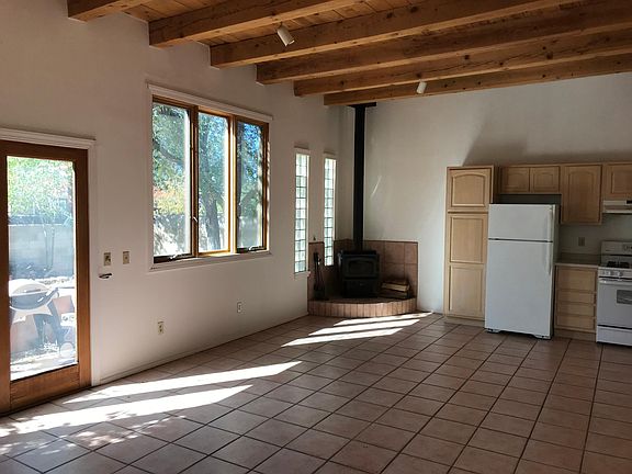 2nd image of 1445 Santa Cruz Dr Unit B