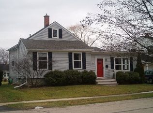 219 Kane St, Geneva, IL 60134