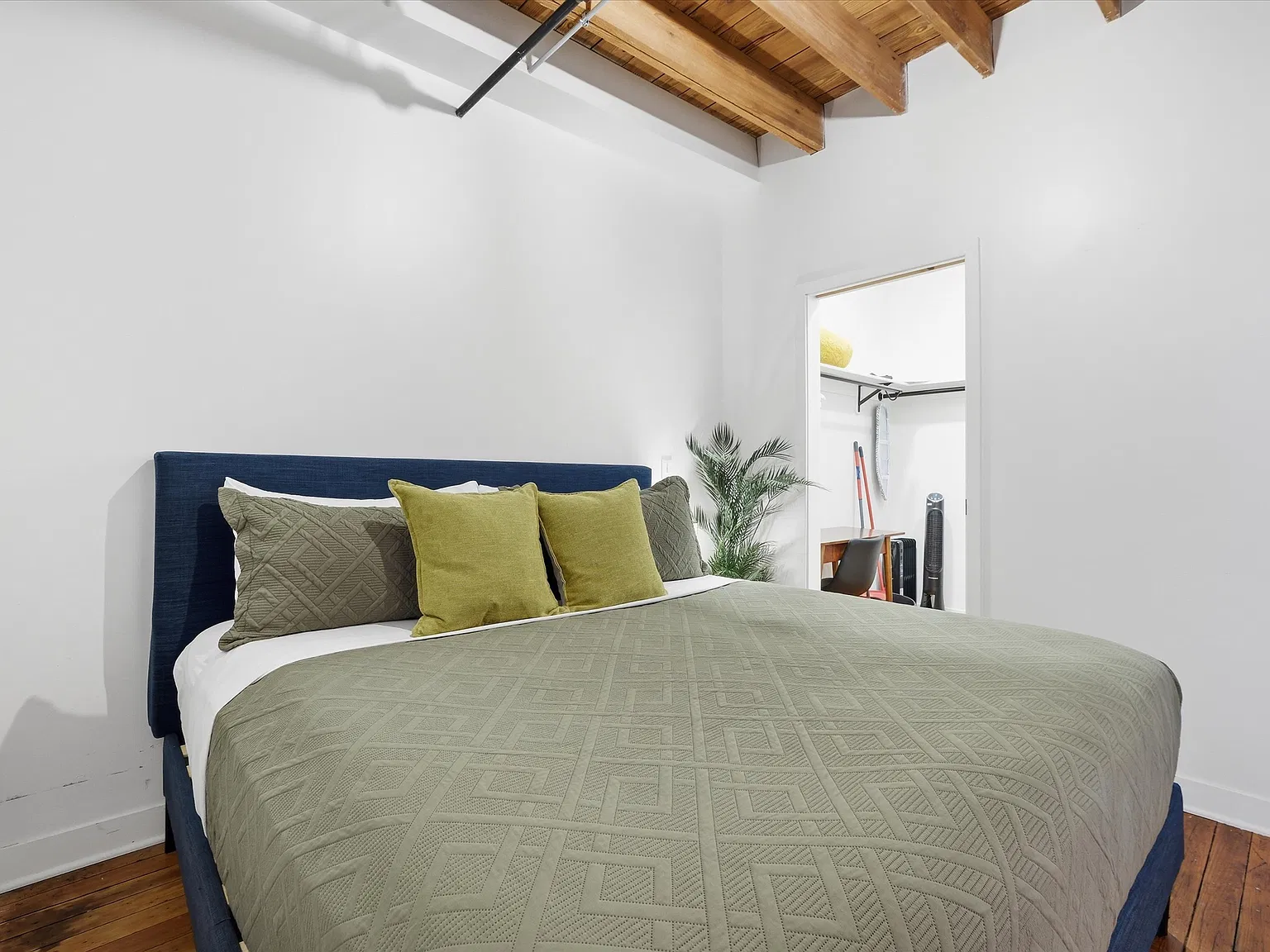 1 bed, 567 sqft, $1,700 — Photo 3