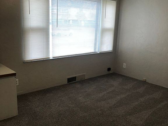 3rd image of 712 S Canyon St APT 1