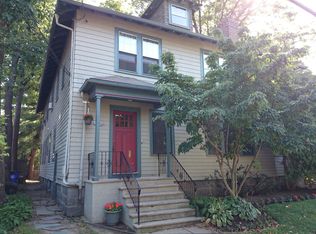 70 Abbottsford Rd #1, Brookline, MA 02446