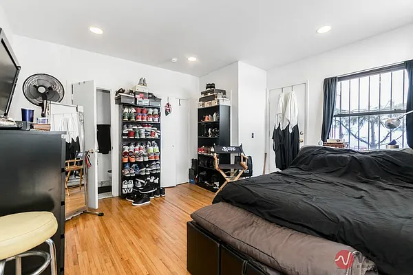 Rented by Wave Real Estate Group | media 5