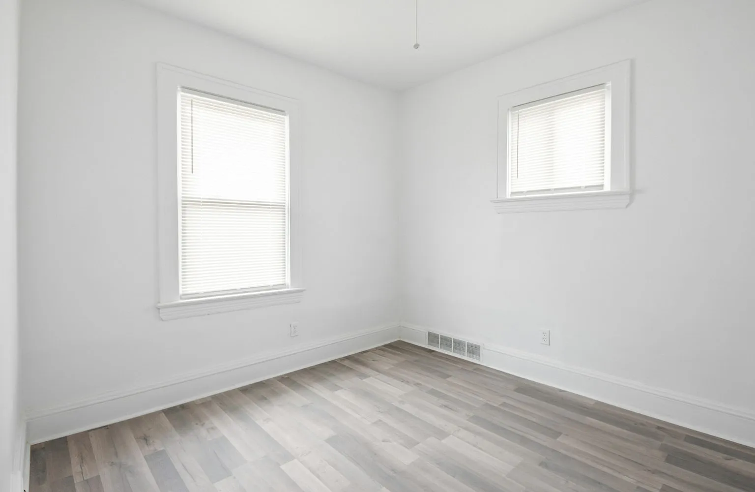 8511 Jeffries Avenue, Unit B (Upstairs) — Photo 4