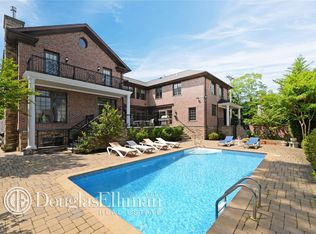 24505 Rushmore Ave, Little Neck, NY 11362