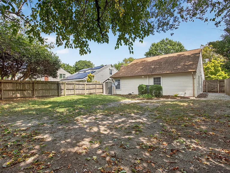 5677 Rushmere Dr — Photo 22