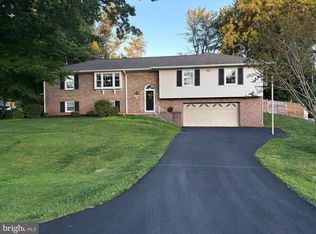 17617 Prince Edward Dr, Olney, MD 20832