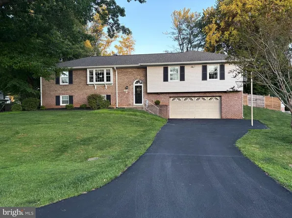 17617 Prince Edward Dr, Olney, MD 20832