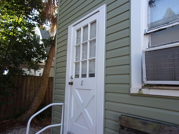 3rd image of 209 11th Ave N APT 8