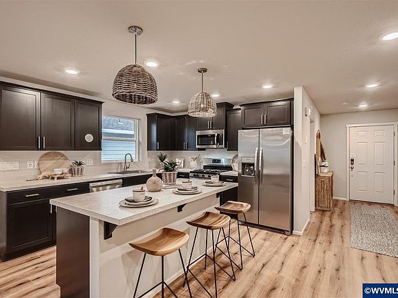 7th image of this home