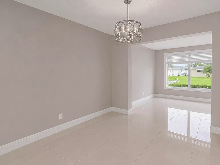 7180 NW 10th Ct — Photo 6
