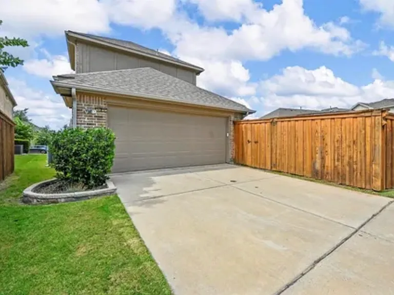 1018 Ivy Charm Way — Photo 21