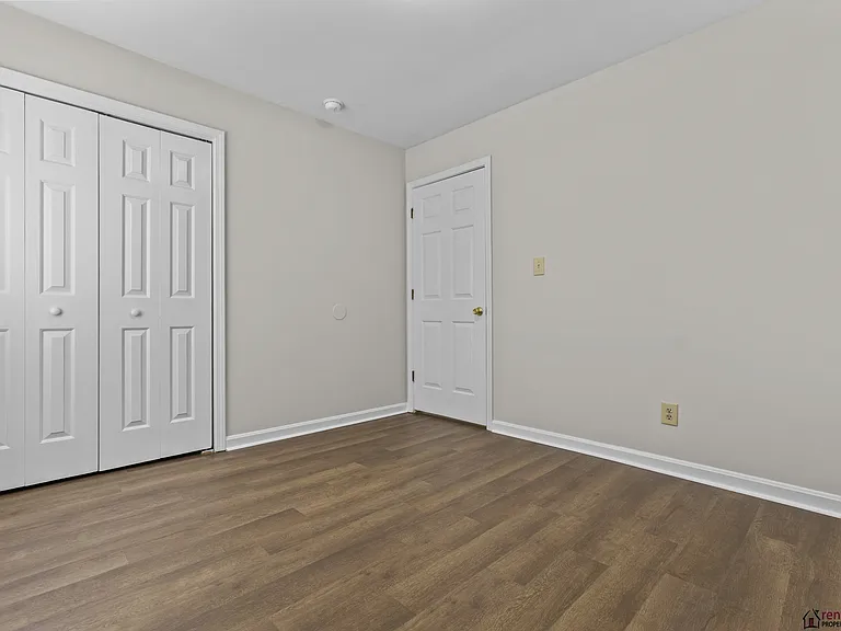 1321 Leaning Tree Ln #B — Photo 18