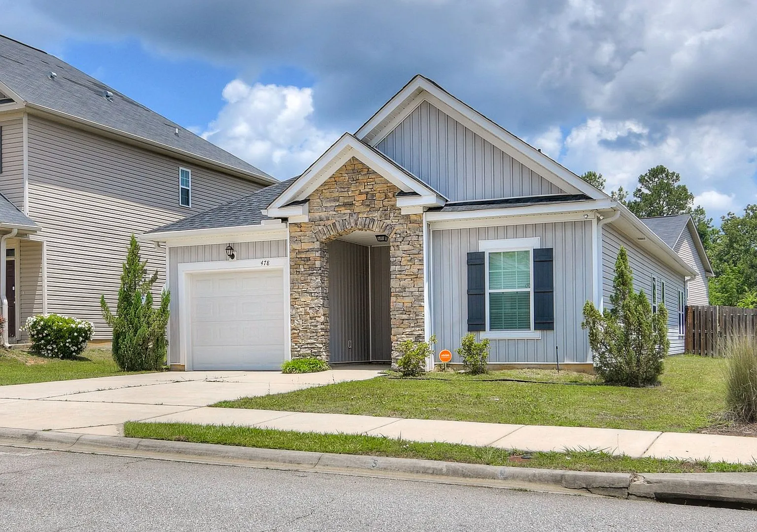 3 Bedroom 2 Bath in Canterbury Farms — Photo 3