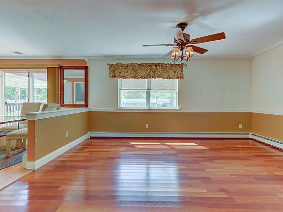 4th image of 37 Howard Dr
