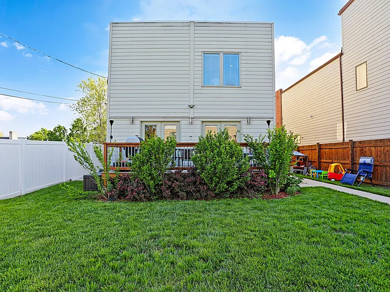 4333 Delmar Blvd — Photo 36
