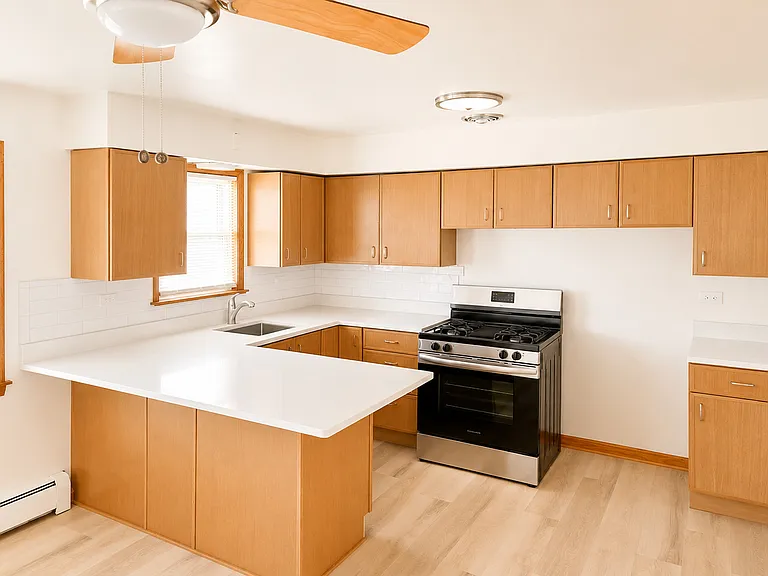 5834 W Montrose Ave #2N — Photo 2