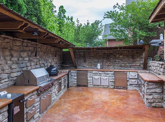 5th image of 729 Arenberg Ln