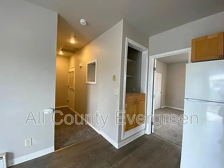 828 Broadway Ave #A — Photo 12
