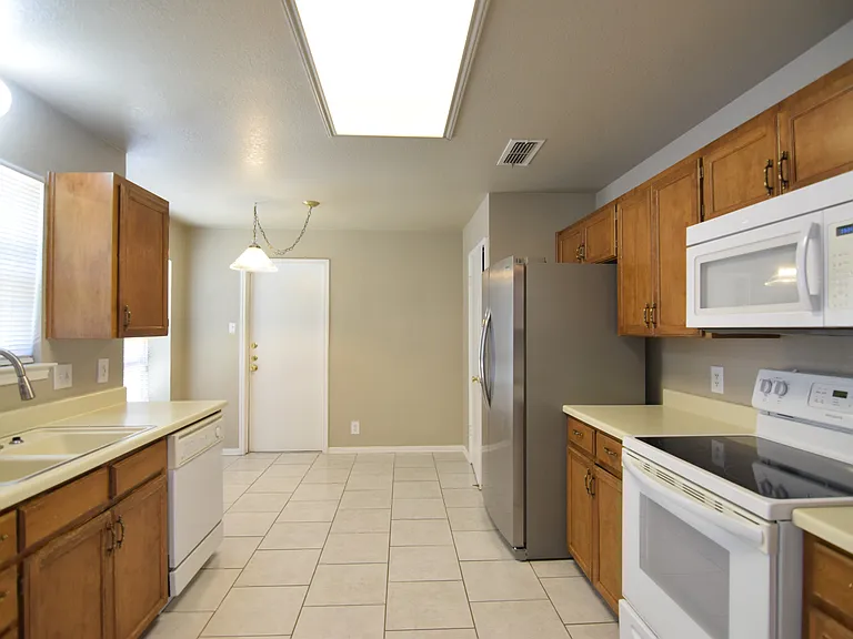 4514 Lone Star Trl — Photo 6