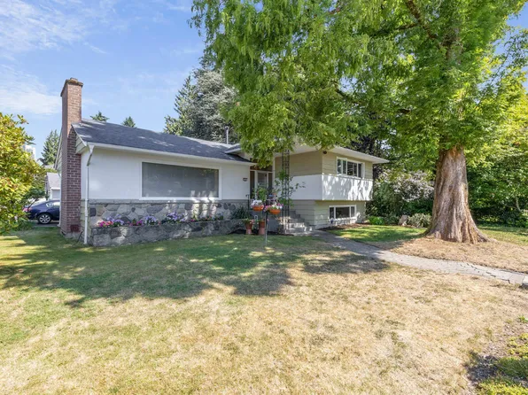 541 Cochrane Ave, Coquitlam, BC V3J 2A3
