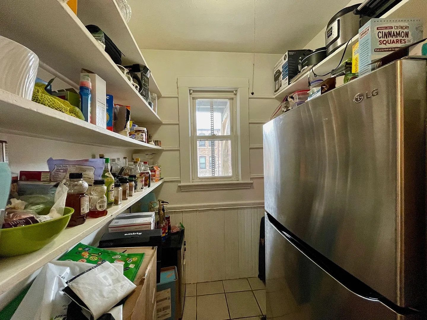 Newly renovated 3 bed unit next to the Green Line and near BU! — Photo 1