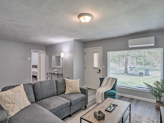 3rd image of 8991 Newkirk Dr