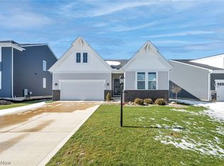 8896 Firethorne Dr, Columbia Station, OH 44028