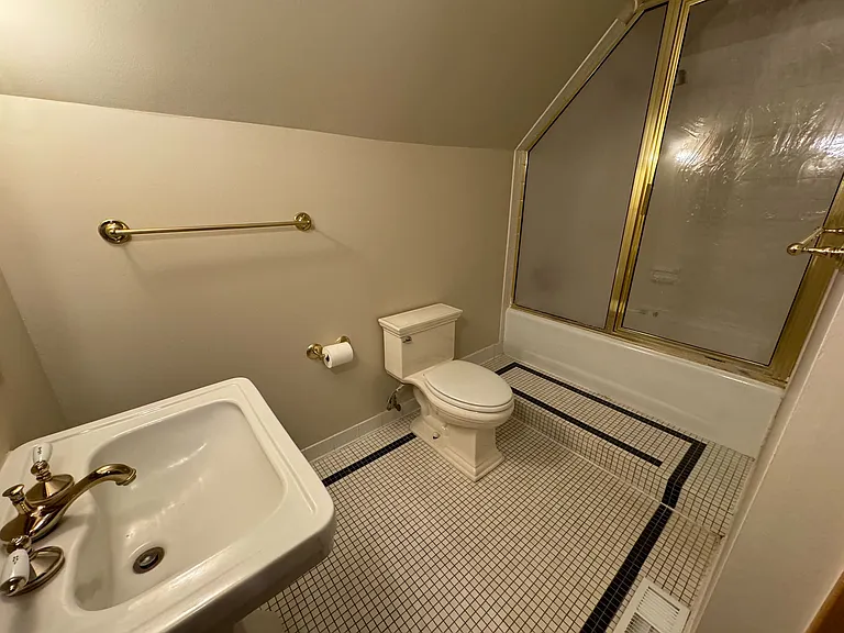 1845 D St #2S — Photo 10