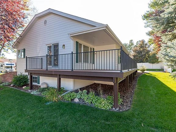 5th image of 13 Stanford Ct