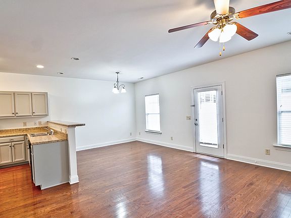 4th image of 826 General Cabot Ct