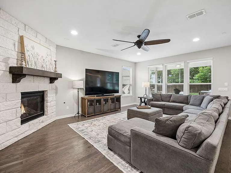 2200 Mountain Creek Ct — Photo 13