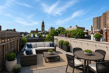 521 East 5th Street, #4B