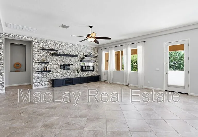 1142 E Bajor St — Photo 5