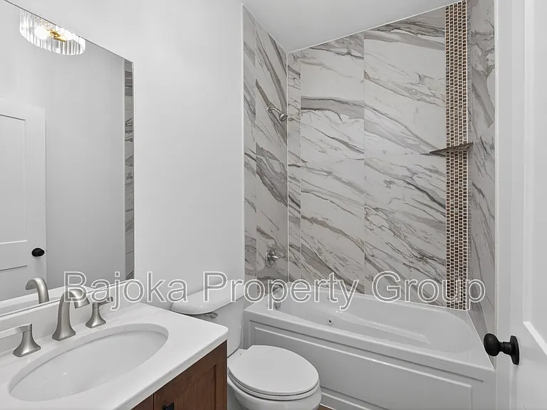 413 W Nine Mile Rd #415 — Photo 20