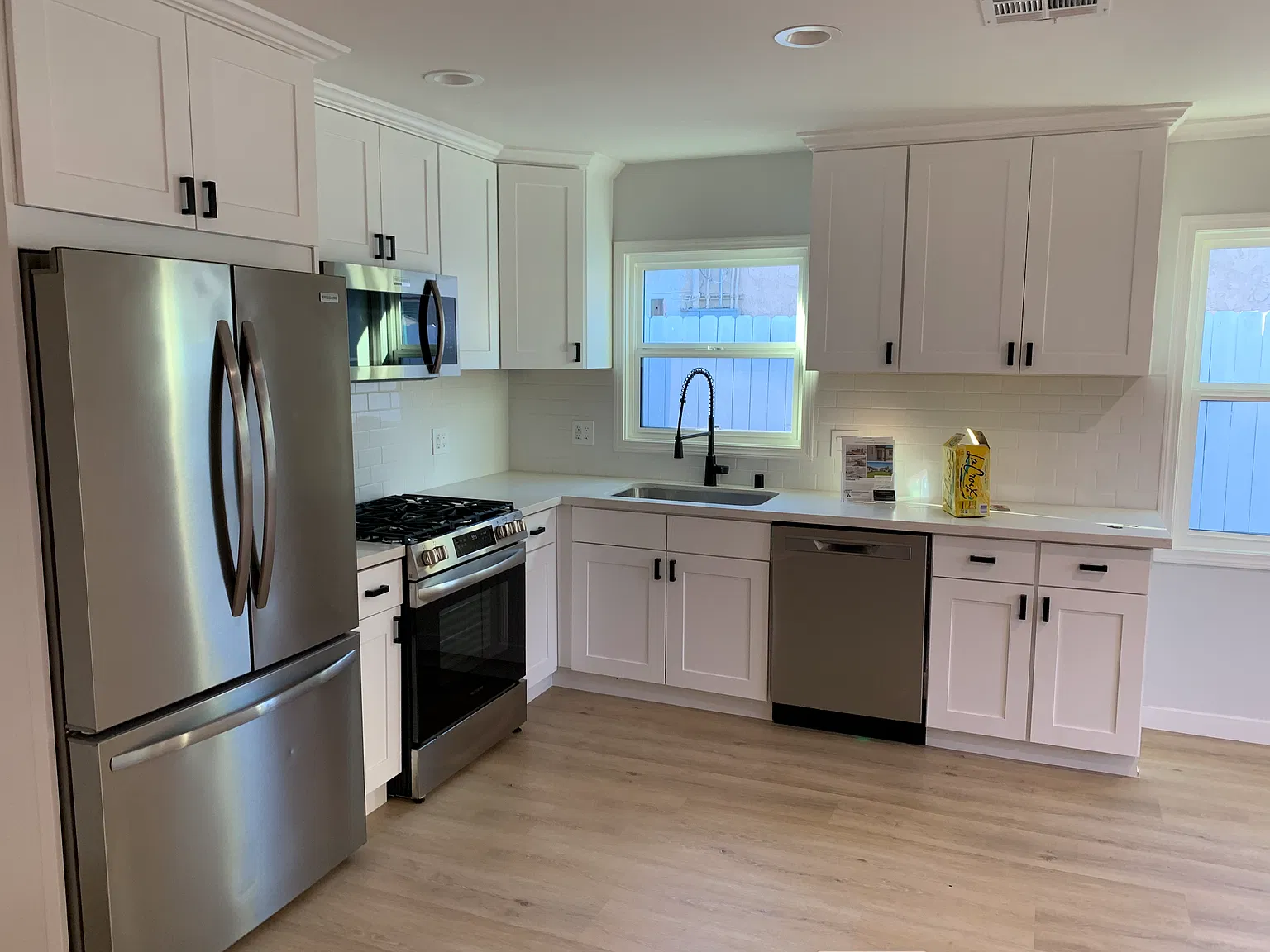 4 bed, 1335 sqft, $4,050 — Photo 4