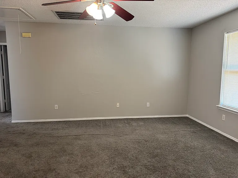 913 Larkspur Dr — Photo 10