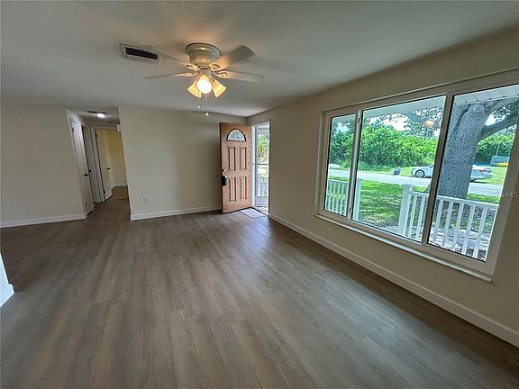 5th image of 4485 Costello St