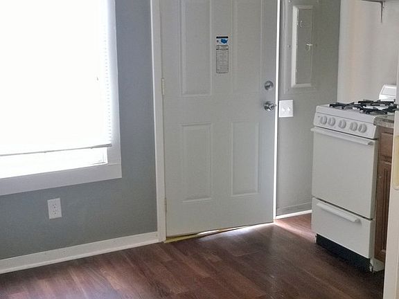 4th image of 915-919 North St #917