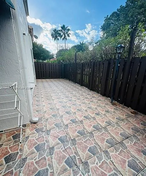 10919 NW 67th Ter — Photo 26