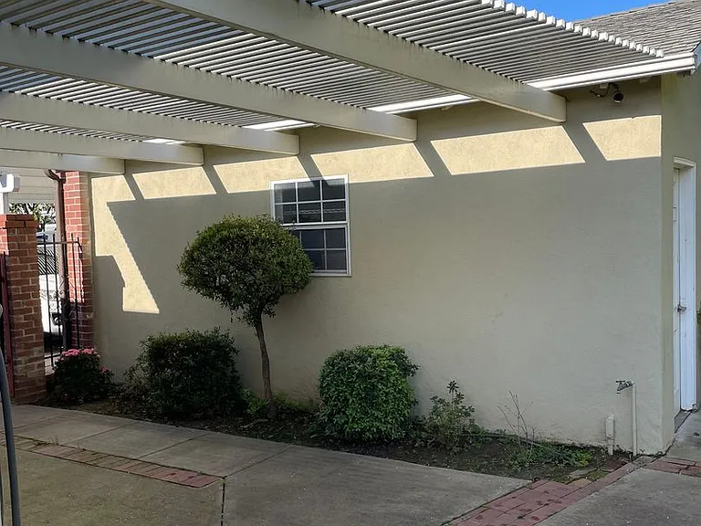 4633 V St — Photo 35