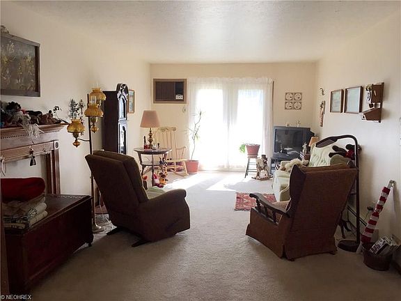 3rd image of 889 Auburn Hills Dr Unit 2