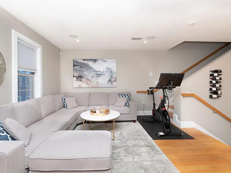 102 D St #3 — Photo 20