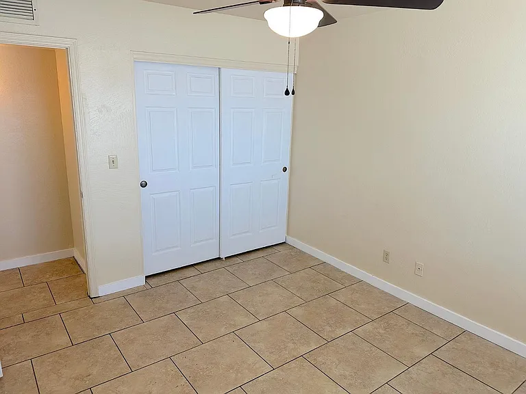 2208 E Farmdale Ave — Photo 20