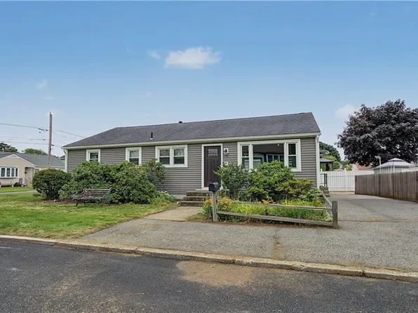 19 Poirier St, Pawtucket, RI 02861