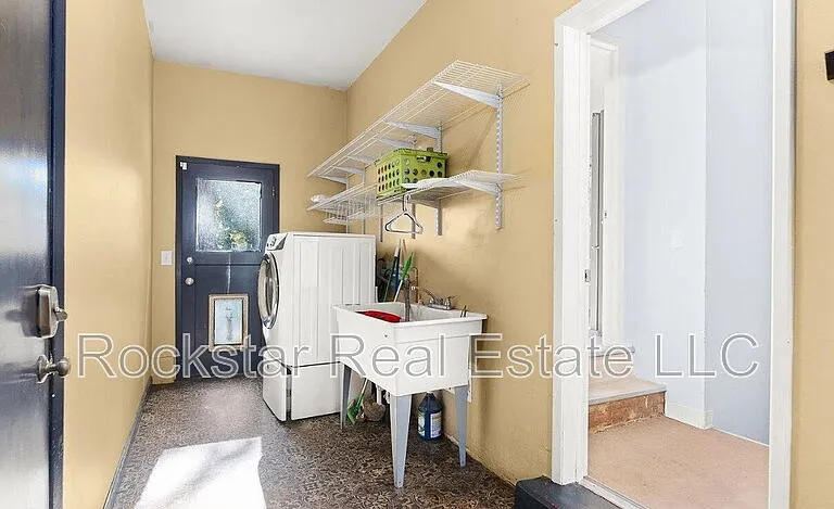 1110 E 28th Ave — Photo 10
