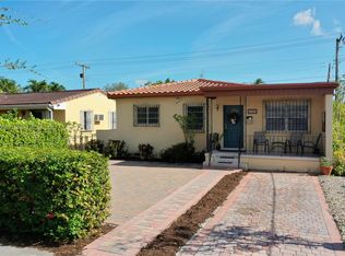 5690 SW 4th St, Miami, FL 33134