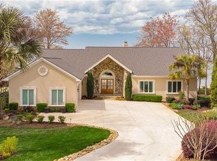 20707 Pointe Regatta Dr, Cornelius, NC 28031